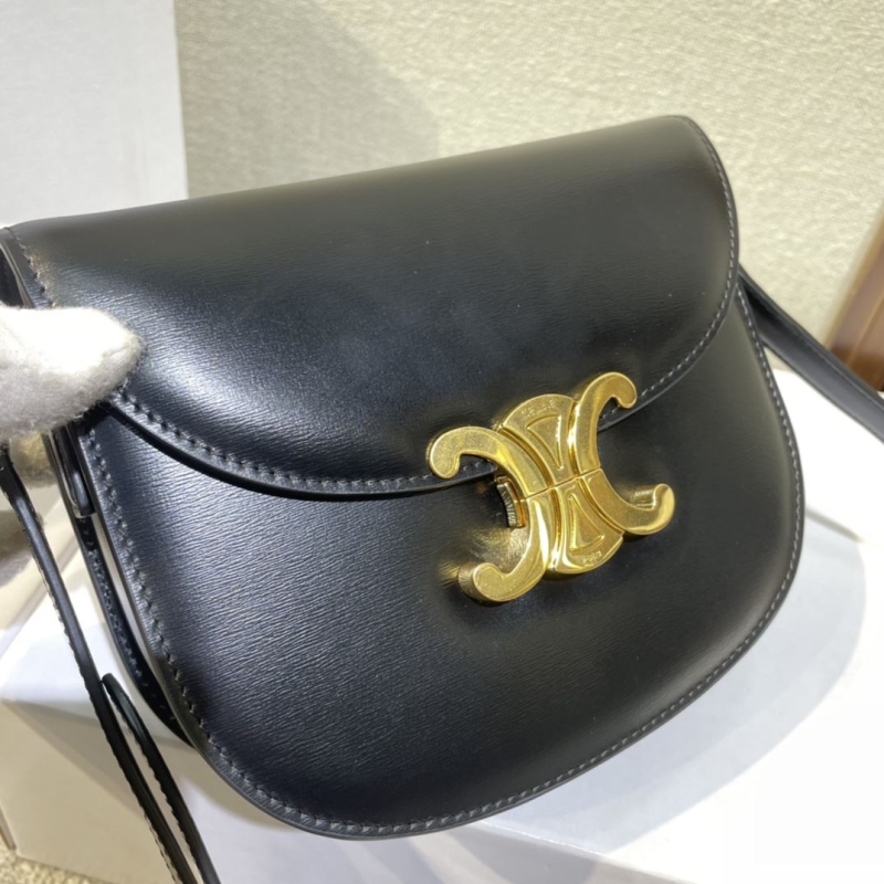 Ce1i*e triomphe bags